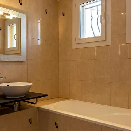 Vol - Au - Vent - Cheerful 5-bedroom With Pool Сasa de vacaciones Marseillan (Herault)