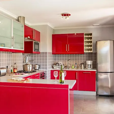 Сasa de vacaciones Vol - Au - Vent - Cheerful 5-bedroom With Pool